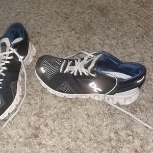 Like new (only worn 3 times) on cloud shoes. Women’s size 8